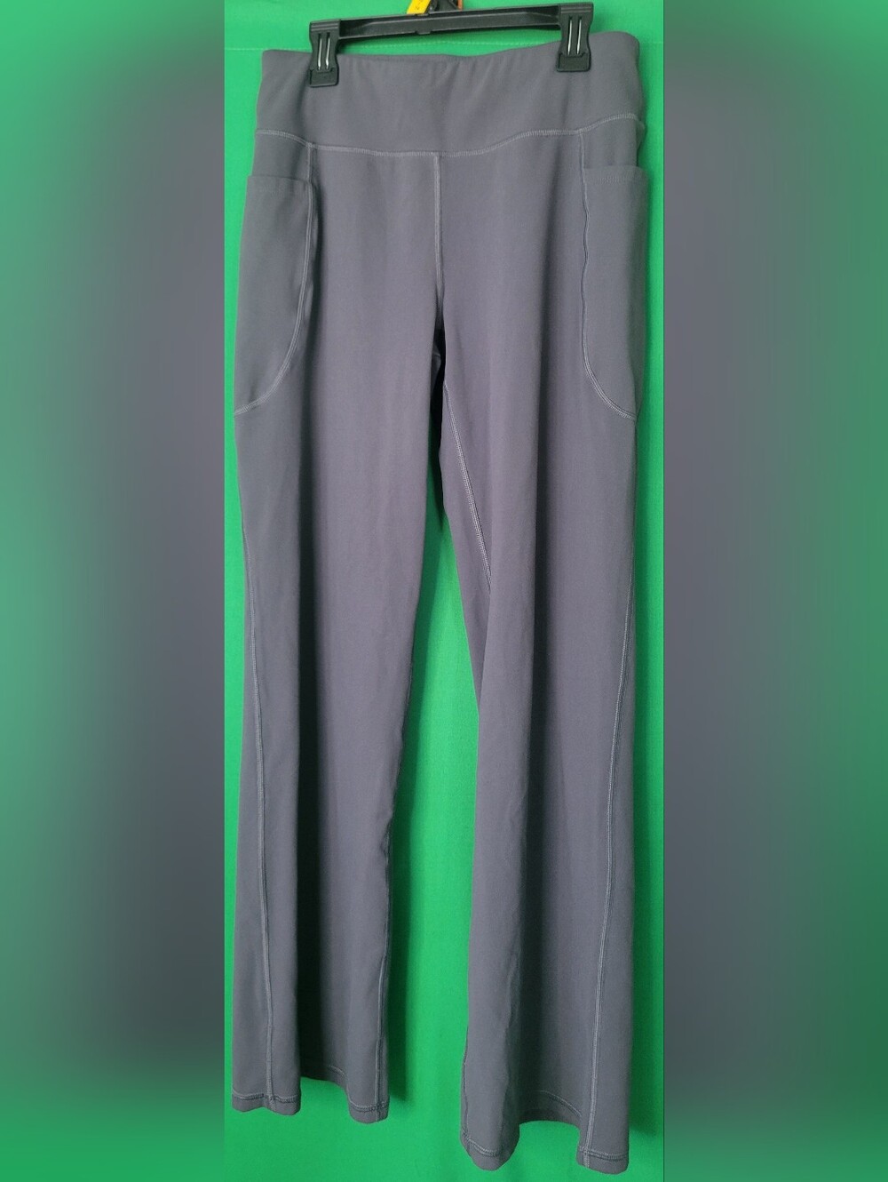 Health Yoga Gray High-Waist Flare Yoga Pants Side Pocket Women Sz Large Stretch